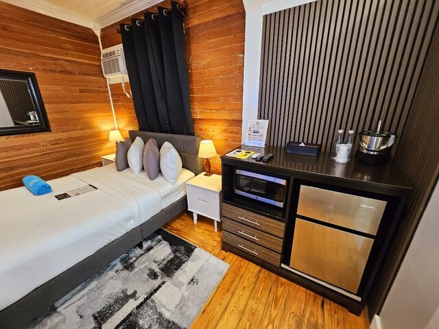 Image 4 for 27C Queen Size Bed
