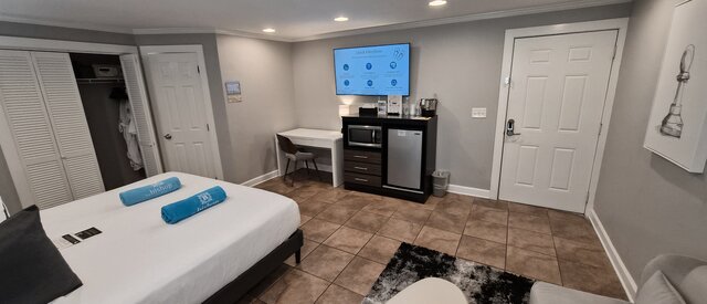 Image 3 for 32 King Size Bed