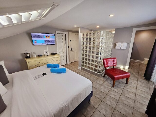 Image 2 for 28A King Size Bed