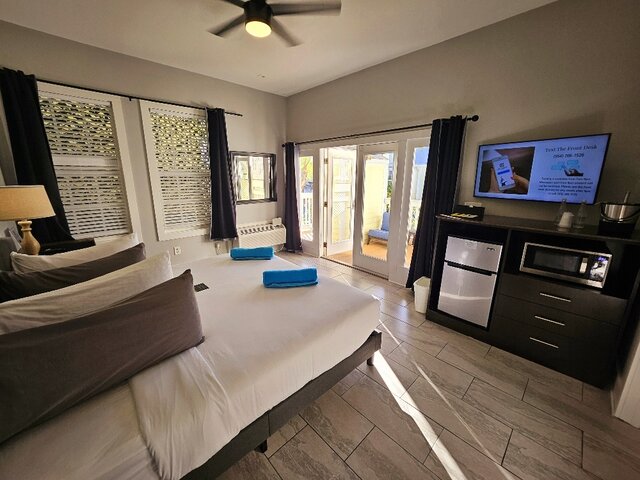 Image 1 for 16 King Size Bed