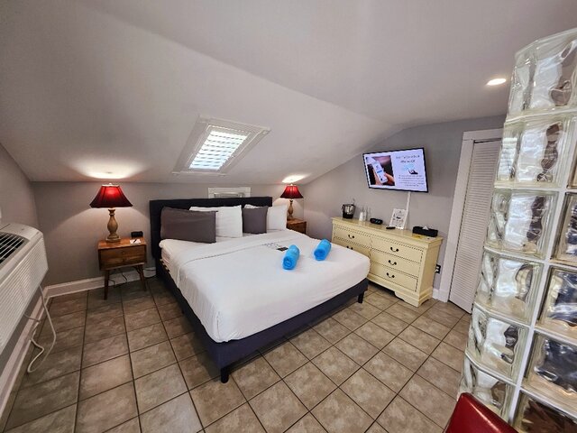 Image 4 for 28A King Size Bed