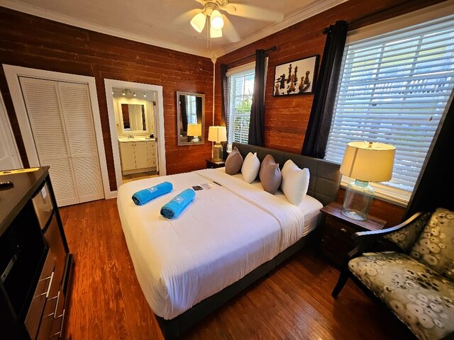 Image 2 for 27A King Size Bed