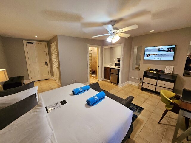 Image 4 for 21 King Size Bed