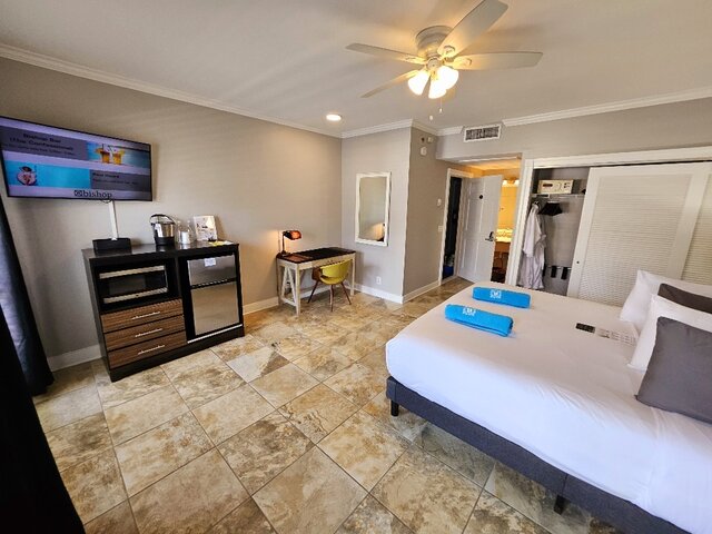 Image 4 for 44 king Size Bed