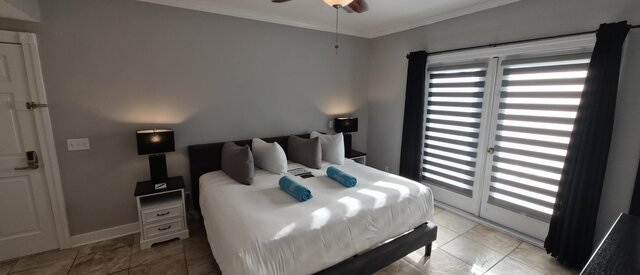 Image 3 for 43 King Size Bed