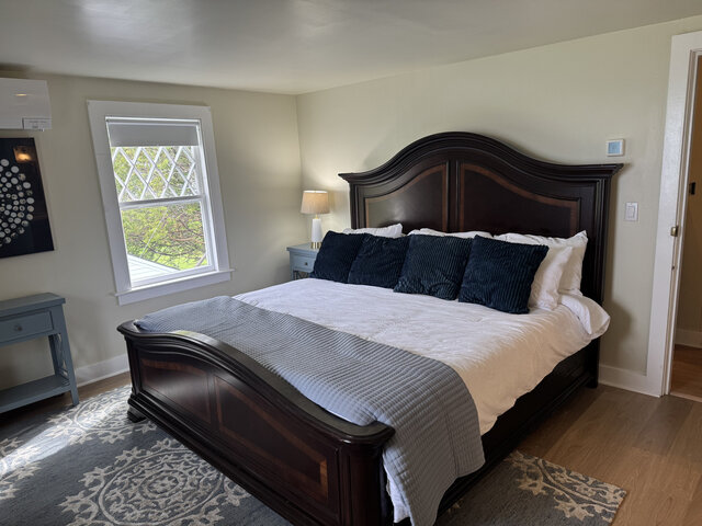 Image 1 for Inn 3: 2nd Floor (King)