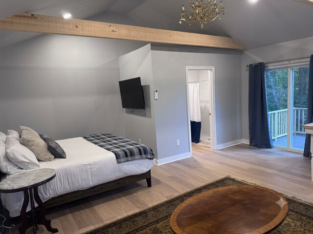 Image 9 for Cottage 2: The Crow's Nest (Upstairs  1 King)