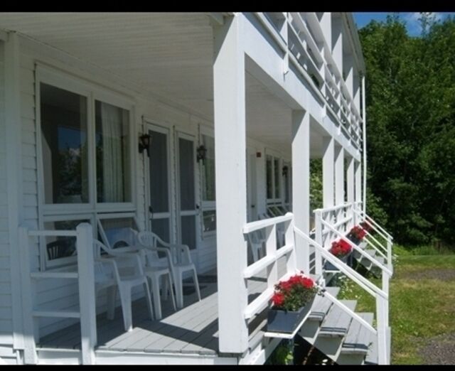 Image 9 for Oceanfront 28: 2nd Flr (King + Sofa Sleeper)