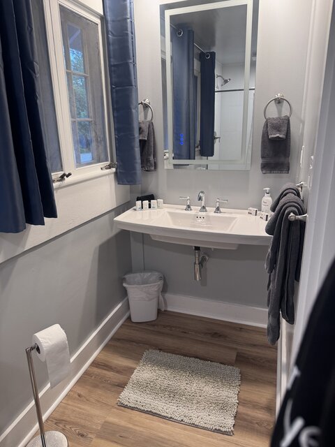 Image 4 for Cottage  1:  Oceanview Deck & Kitchenette (2 Qs)