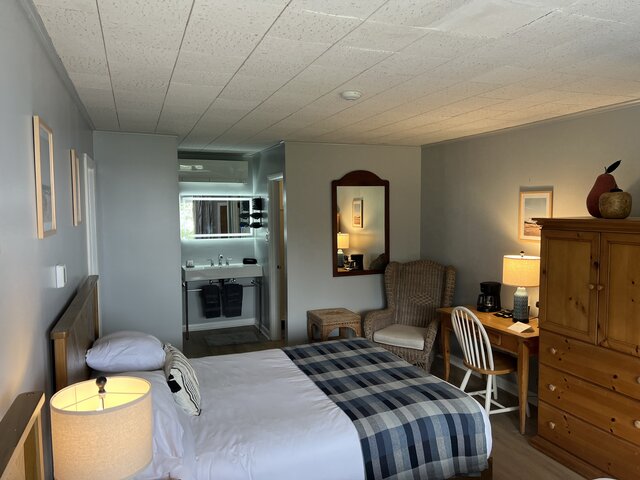 Image 14 for Oceanfront 27: 2nd Flr (2 Queens + Double)