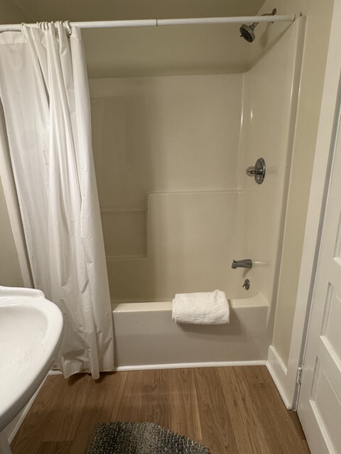 Image 5 for Inn 3: 2nd Floor (King)