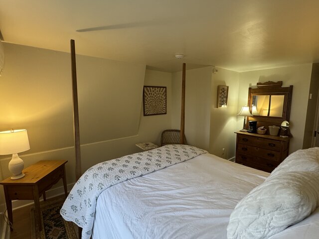 Image 3 for Inn 2: 2nd Floor Traditional (Queen)