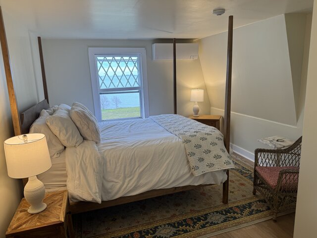 Image 1 for Inn 2: 2nd Floor Traditional (Queen)