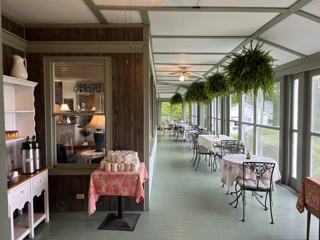 Image 16 for Inn 4: 2nd Floor (Queen 4-poster)