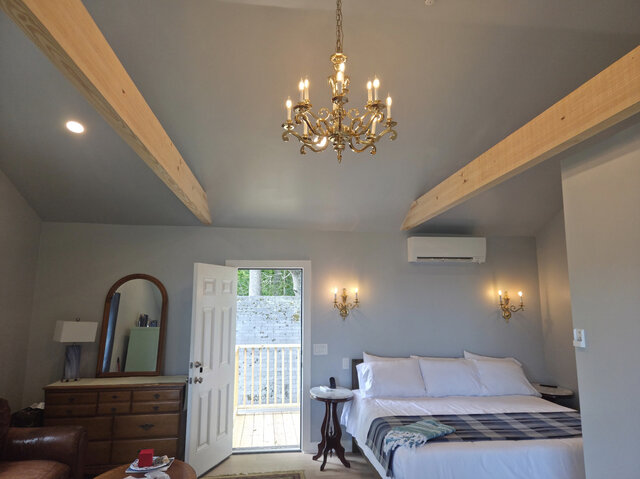 Image 2 for Cottage 2: The Crow's Nest (Upstairs  1 King)