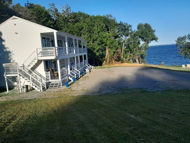 Image 9 for Oceanfront 23: 1st Flr (2 Queens + 1 Double)