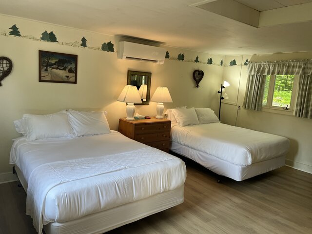 Image 2 for Cottage  1:  Traditional w/ Kitchenette (2 Queens)