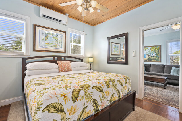 Image 3 for Room 8 (Luxury Suite King)