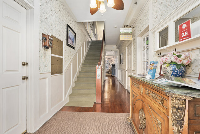 Image 12 for Tiki Suite