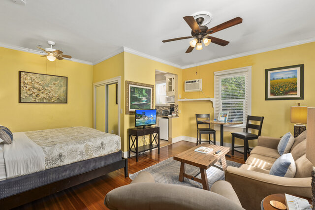 Image 1 for Room 11 (Deluxe Studio King)