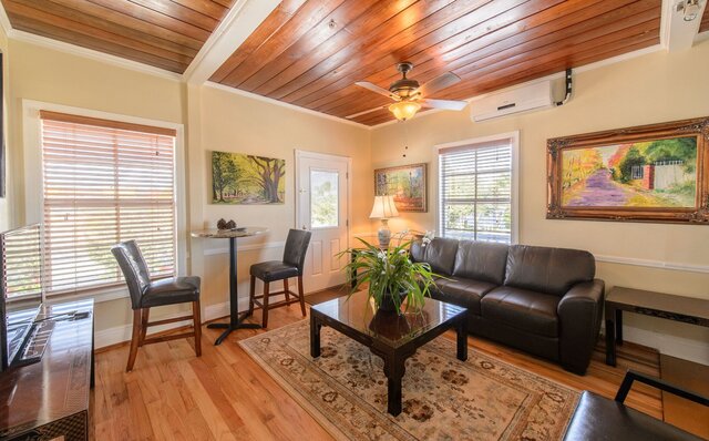 Image 3 for Santa Lucia River Suite