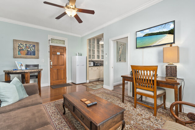 Image 5 for Room 8 (Luxury Suite King)