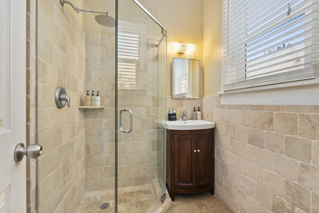 Image 7 for Room 11 (Deluxe Studio King)