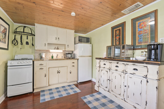 Image 4 for Coastal Cottage