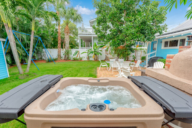 Image 25 for The Blue House