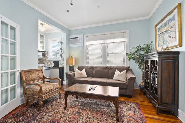 Image 4 for Room 9 (Luxury Suite Queen)