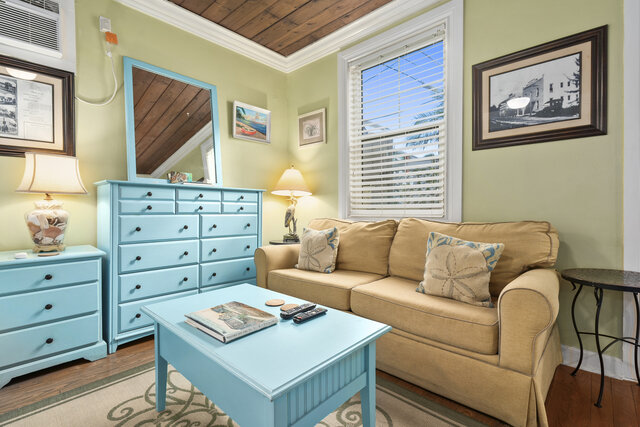 Image 4 for Key West Suite