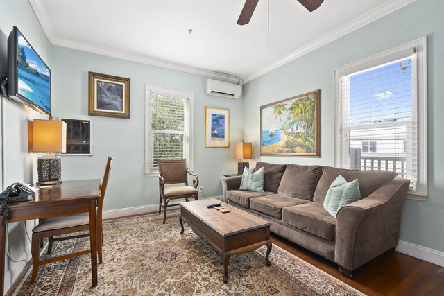 Image 2 for Room 8 (Luxury Suite King)