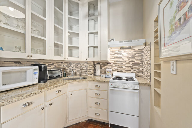 Image 7 for Room 8 (Luxury Suite King)