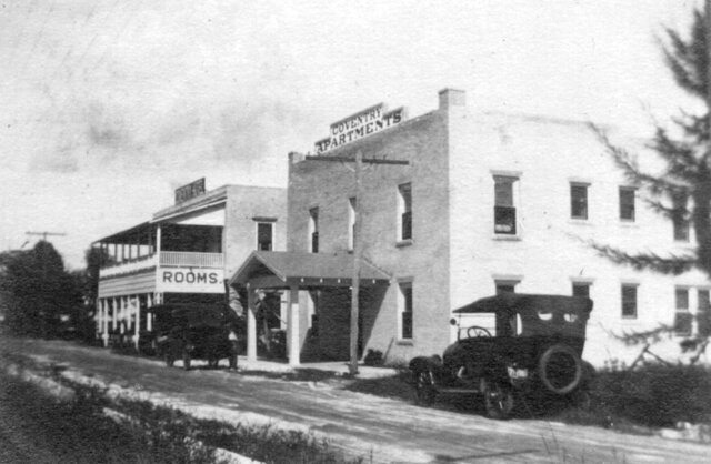 Image 1 for 01.) Free Historic Tour