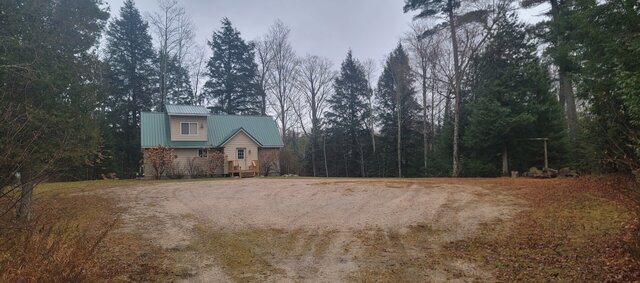 Image 19 for The Norwegian Woods Riverfront Cabin