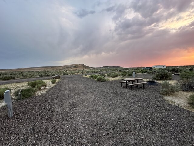 Image 3 for RV Spot #25 Coyote Flats Left Side