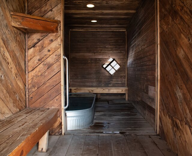 Image 1 for Soaking Tub #1