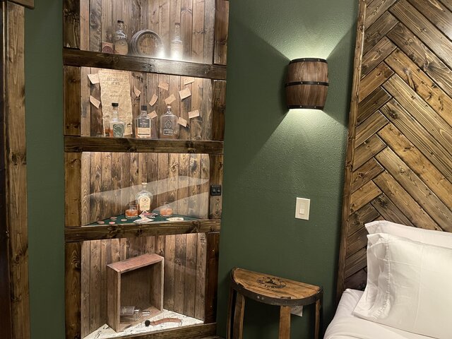 Image 2 for Whiskey Suite