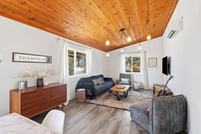 Image 12 for Hilltop Pool House