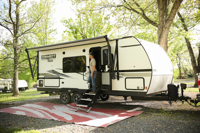 Image 2 for 25 Back in (Full Hookups) 50 amp, 40'