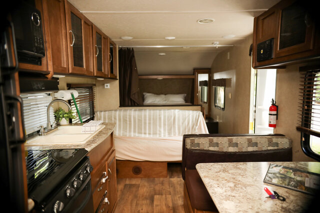 Image 4 for 46 Efficiency camper rental