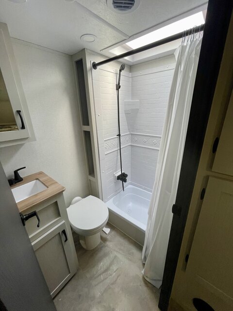 Image 12 for 82 Private 2 bedroom, 2 bath Coachman