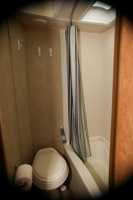 Image 10 for 46 Efficiency camper rental