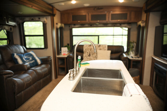 Image 21 for 21 Scenic Camper Rental