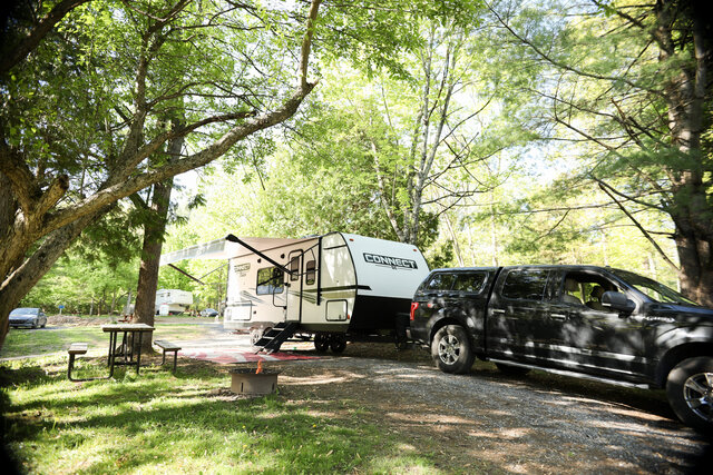 Image 2 for 34 Pull through (Full Hookup) 30 amp, 30'