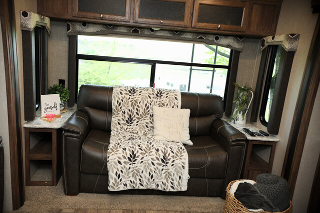 Image 24 for 21 Scenic Camper Rental