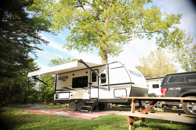 Image 2 for 65 Pull through (Full Hookups)  30/50 amp, 60'