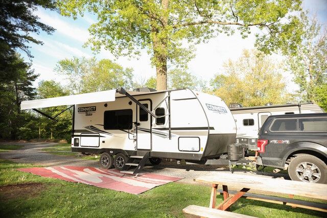 Image 1 for 65 Pull through (Full Hookups)  30/50 amp, 60'