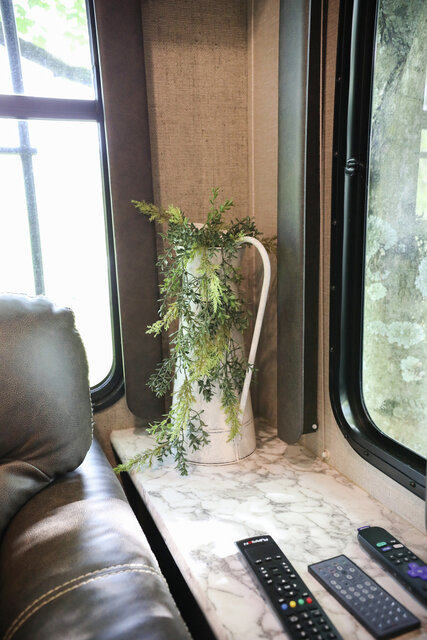 Image 8 for 21 Scenic Camper Rental