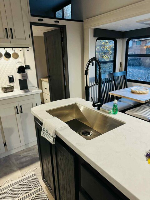 Image 7 for 82 Private 2 bedroom, 2 bath Coachman